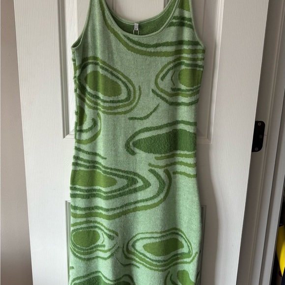 Dresses & Skirts - Green Patterned Sleeveless Dress